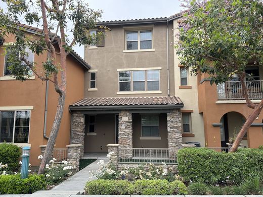 Townhouse in Claremont, Los Angeles County