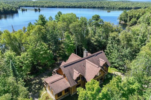 Einfamilienhaus in Rivière-Rouge, Laurentides
