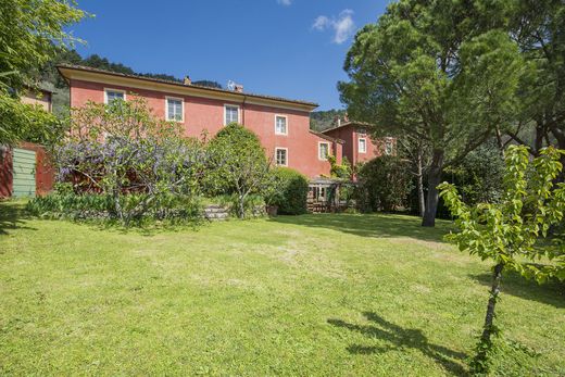 Dom jednorodzinny w Camaiore, Provincia di Lucca