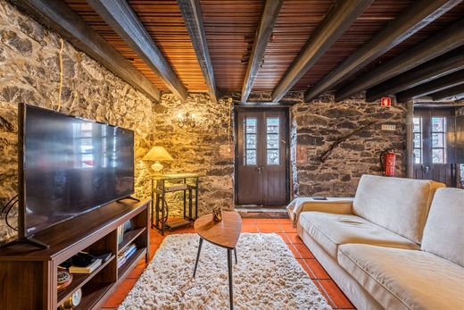 단독 저택 / Calheta, Madeira