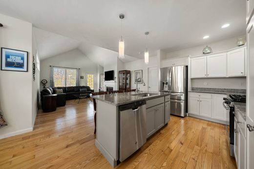 Apartment in Plymouth, Plymouth County