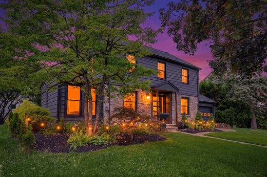 Luxury home in Bloomfield, Essex County