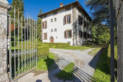 Villa a Pescaglia, Lucca