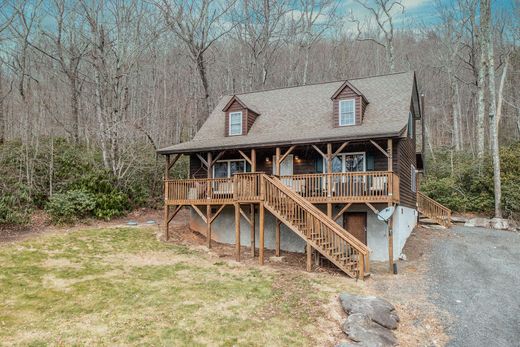 Detached House in Newland, Avery County