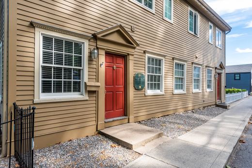 Luxury home in Essex, Middlesex County
