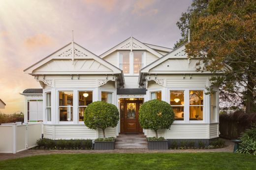 Detached House in Hamilton East, Hamilton City