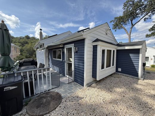 Detached House in Hopatcong, Sussex County