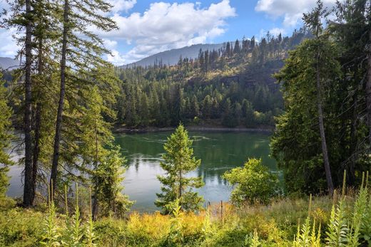 Teren w Clark Fork, Bonner County