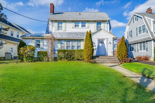 Luxury home in Rockville Centre, Nassau County