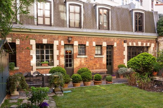 Detached House in La Muette, Auteuil, Porte Dauphine, Paris