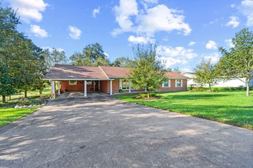 Luxury home in Bellville, Austin County