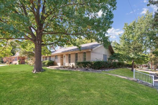 Detached House in Dallas, Dallas County