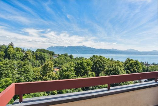 Apartment / Etagenwohnung in Pully, Lavaux-Oron District