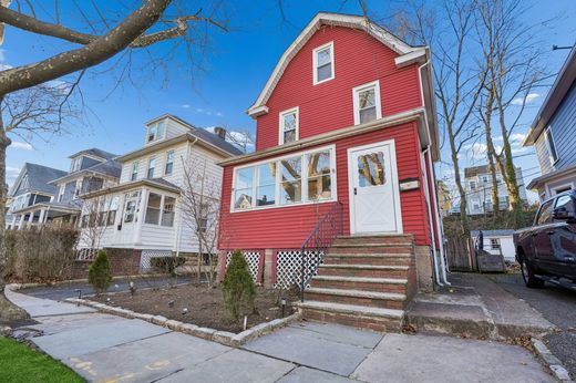 Detached House in Glen Ridge, Essex County