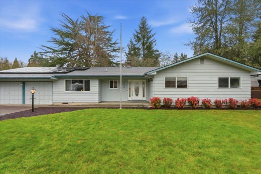 Luxury home in Hillsboro, Washington County