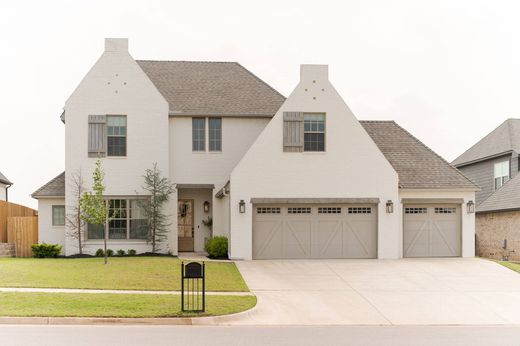Luxury home in Edmond, Oklahoma County