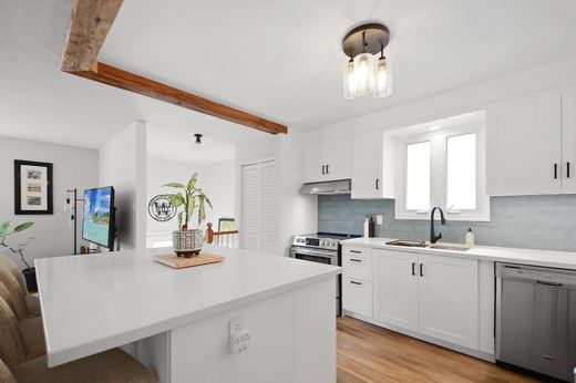 Vrijstaand huis in Bradford, Simcoe County