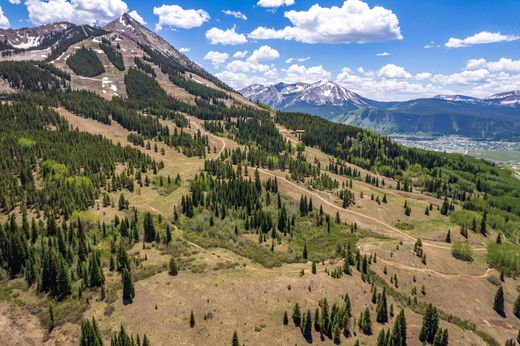 Mount Crested Butte, Gunnison Countyの土地