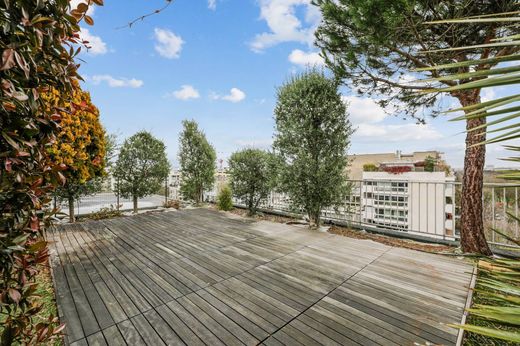 Apartment in Neuilly-sur-Seine, Hauts-de-Seine