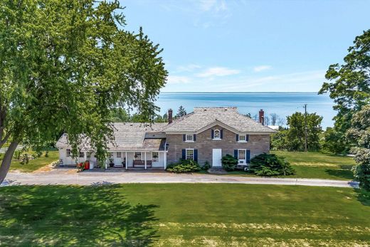 Country House in Prince Edward, Ontario