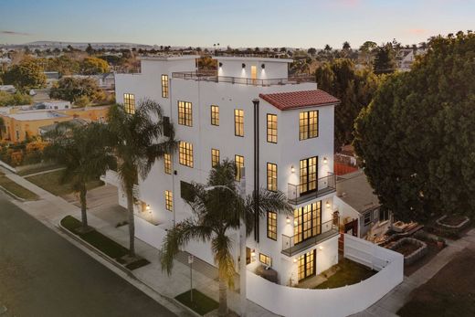 Detached House for sale in Los Angeles