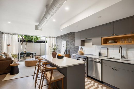 Townhouse in Phoenix, Maricopa County