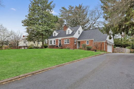 Luxury home in Ridgewood, Bergen County