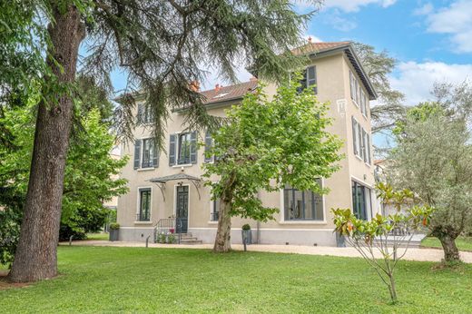 Detached House in Caluire-et-Cuire, Rhône