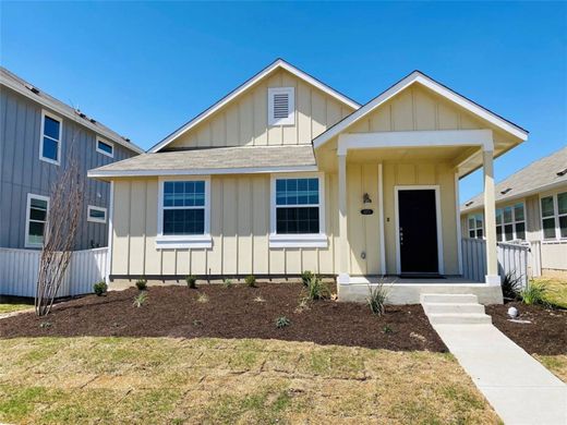 Detached House in Kyle, Hays County