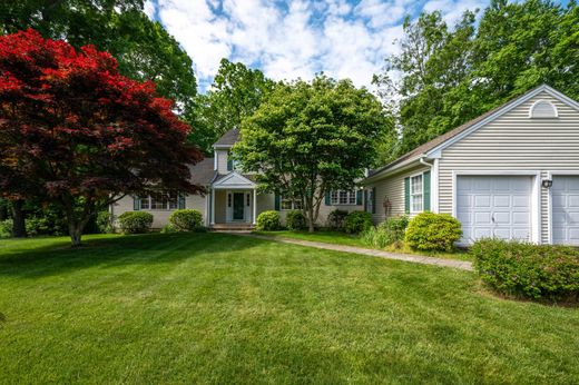 Detached House in Monroe, Fairfield County