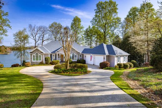 Luxury home in Seneca, Oconee County