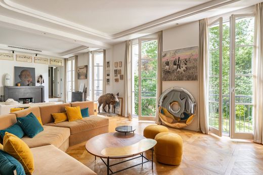 Apartment in Saint-Germain, Odéon, Monnaie, Paris