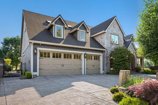 Luxury home in Woodburn, Marion County