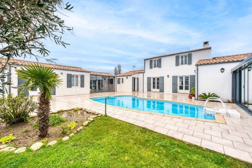 Semidetached House in Saint-Denis-d'Oléron, Charente-Maritime