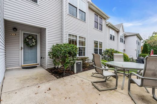 Apartment in Wall Township, Monmouth County