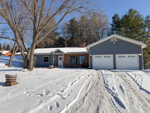 Luxury home in St Johnsbury, Caledonia County