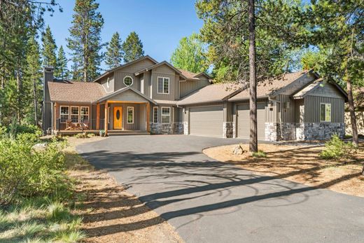 Luxury home in Sunriver, Deschutes County
