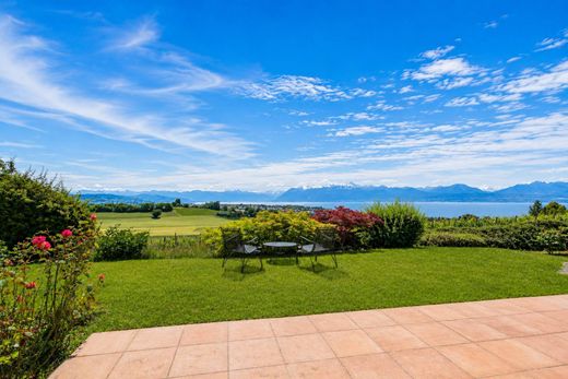 Detached House in Echichens, Morges District