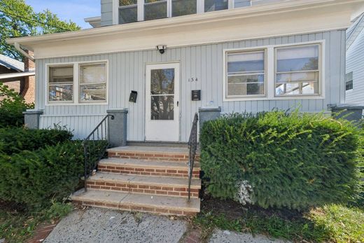 Luxury home in Irvington, Essex County