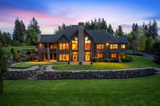 Luxury home in West Linn, Clackamas County