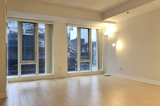 Apartment / Etagenwohnung in Toronto, Ontario