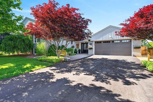 Detached House in Burlington, Ontario