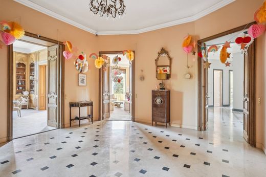 Apartment in La Muette, Auteuil, Porte Dauphine, Paris