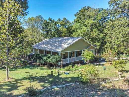 Detached House in White Bluff, Dickson County