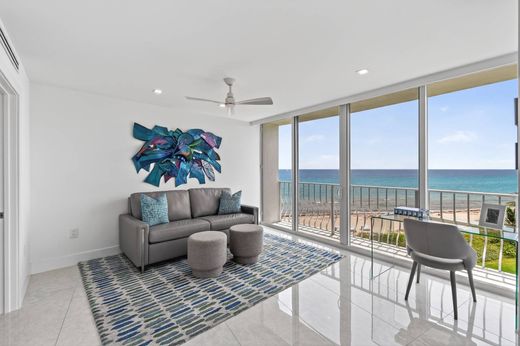 Apartment in Palm Beach, Florida