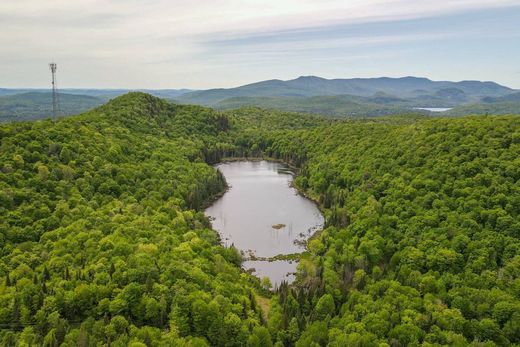 Land in Lac-Supérieur, Laurentides