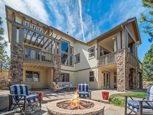 Luxury home in Castle Rock, Douglas County