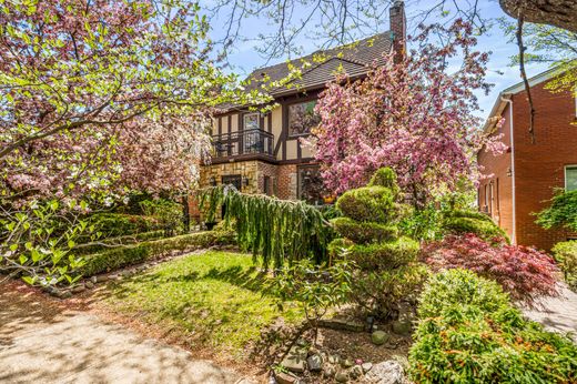 Townhouse in Forest Hills, Queens