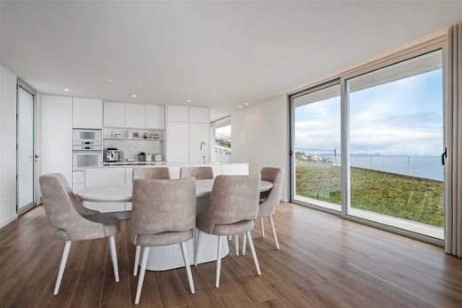 Detached House in Santa Cruz, Madeira