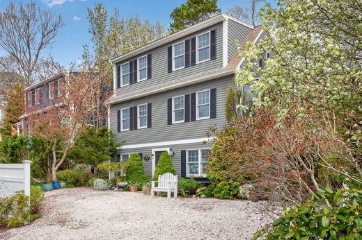 Detached House in Forestdale, Barnstable County